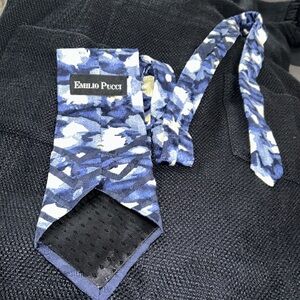 Emilio Pucci Hand Made 100% imported silk ‎ from Italy, handmade Men’s Neck Tie